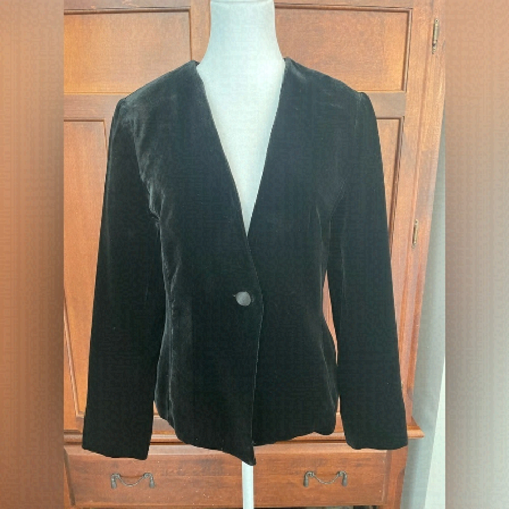 Laura Petites One-Button Velvet Blazer – Size 10P – Excellent Condition